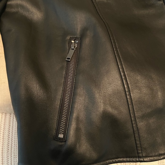 Gap faux leather jacket - Picture 2 of 6
